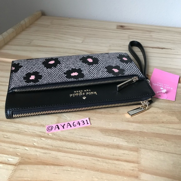 Kate spade wallet wristlet🎈🎈 - Picture 3 of 8